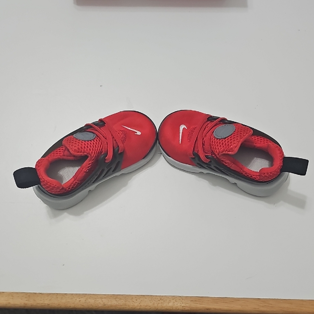 Nike Kids Red and Gray Sneakers